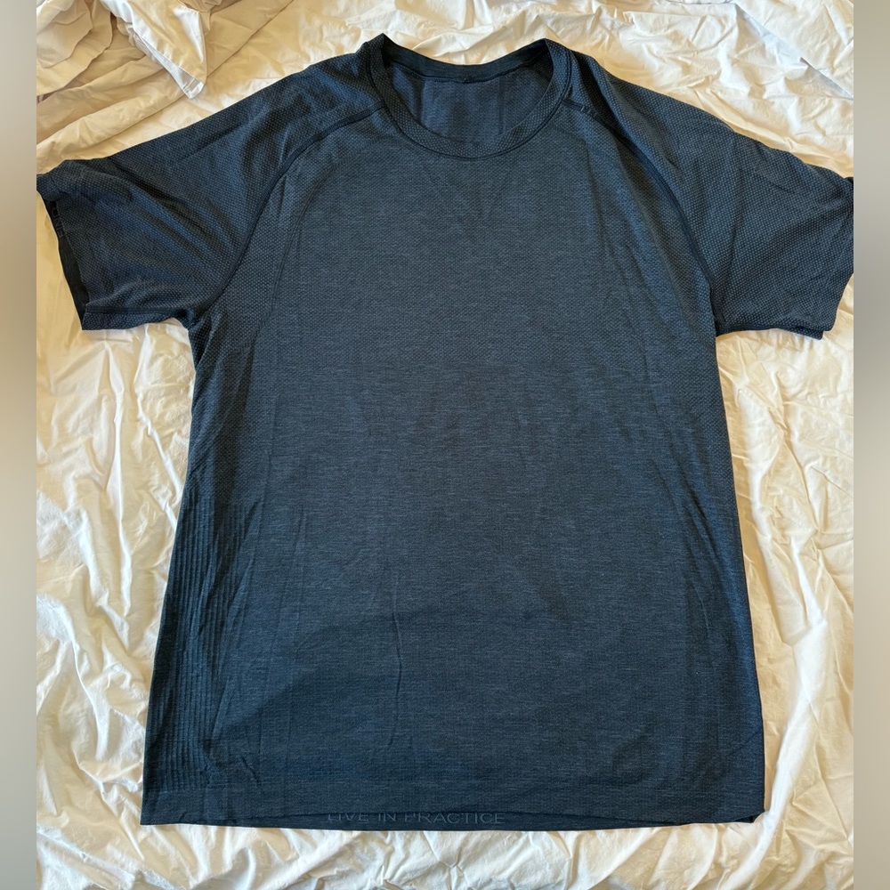 Perfect condition men’s navy blue medium Lululemon Live in Practice t-shirt